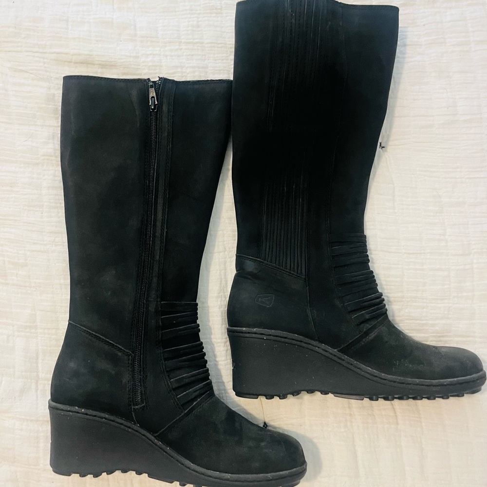 Brand new KEEN boots! Look great with a dress or jeans this Fall/Winter.